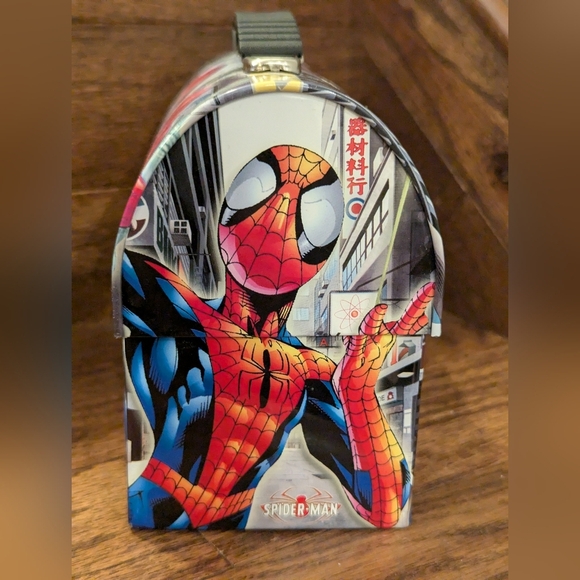 Marvel Spider-Man Tin, by The Tin Box Company - Picture 2 of 5